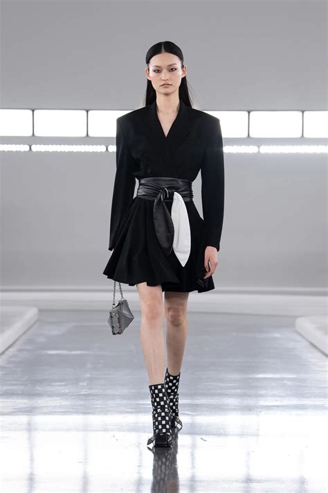 louis vuitton womens voyager|louis vuitton voyager show 2023.